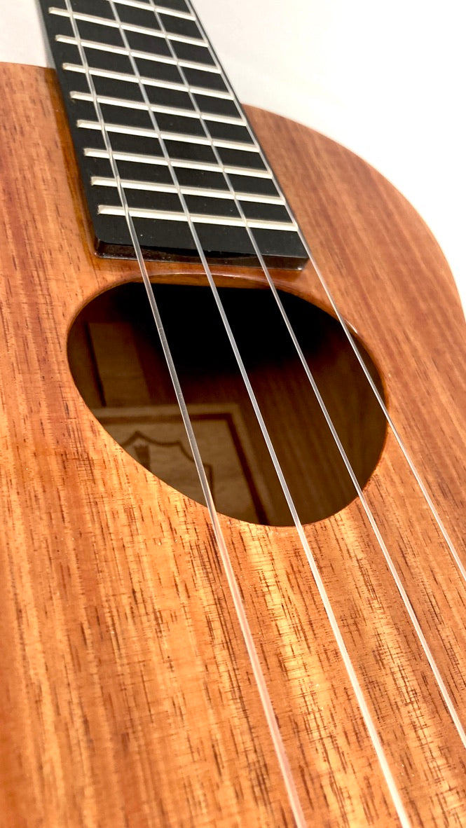 KoAloha KCM-02 Concert Longneck gloss #11