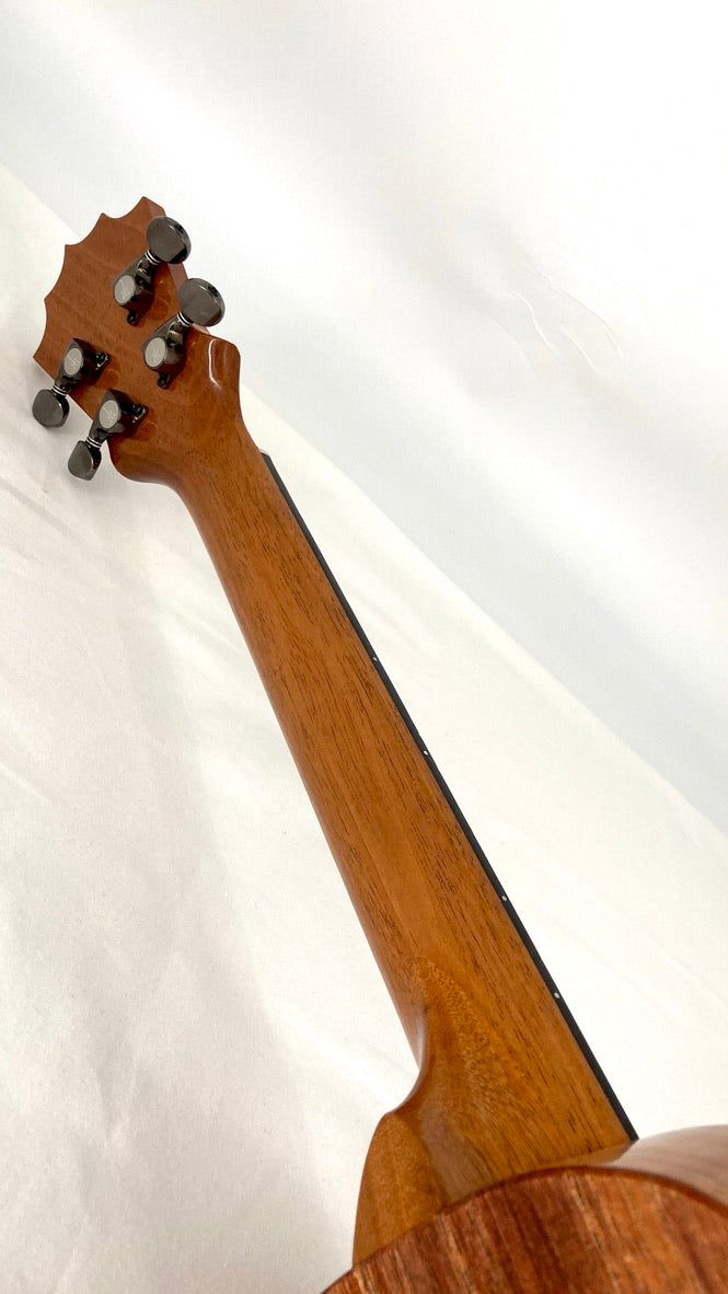 KoAloha KCM-02 Concert Longneck gloss #17