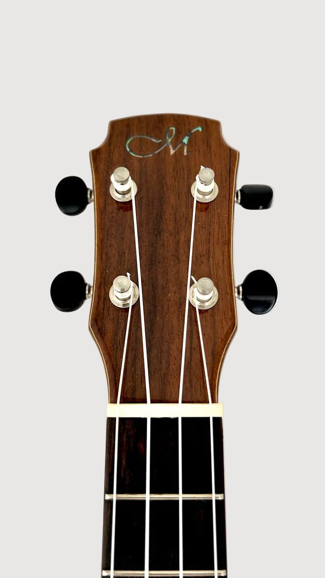 MAESTRO UT-OV SB Tenor Cutaway