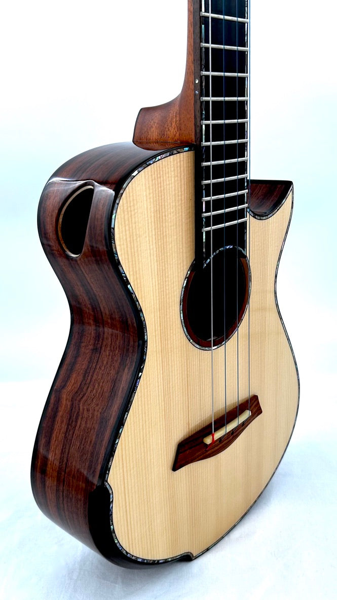 MAESTRO UT-SR (S) Tenor Cutaway