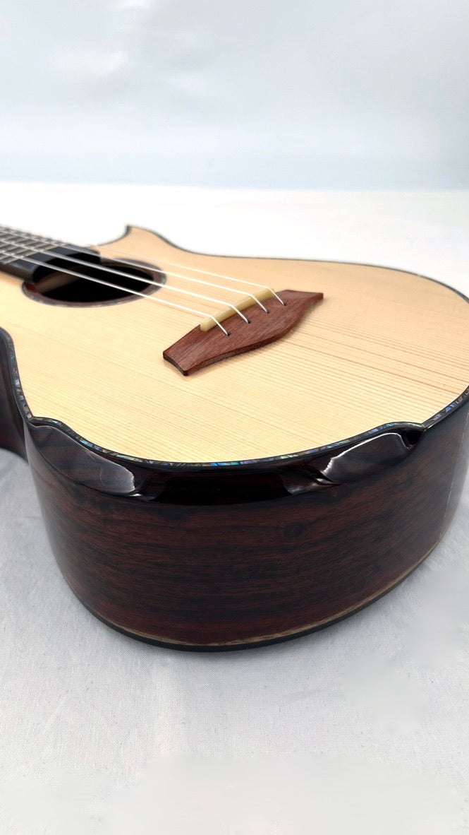 MAESTRO UT-SR (S) Tenor Cutaway