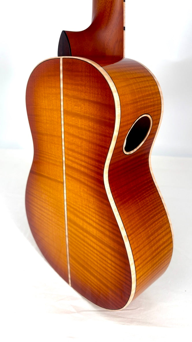 'Oli L2 Tenor Spruce Flamed Maple gloss sunburst (L2-TSFM-SB)