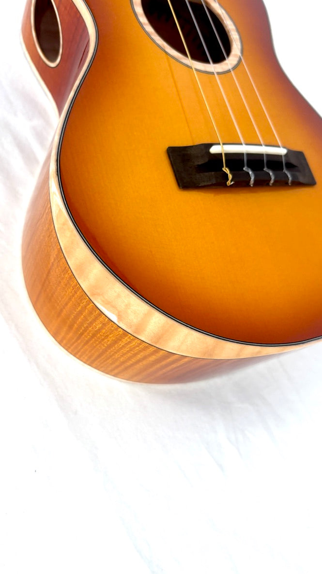 'Oli L2 Tenor Spruce Flamed Maple gloss sunburst (L2-TSFM-SB)