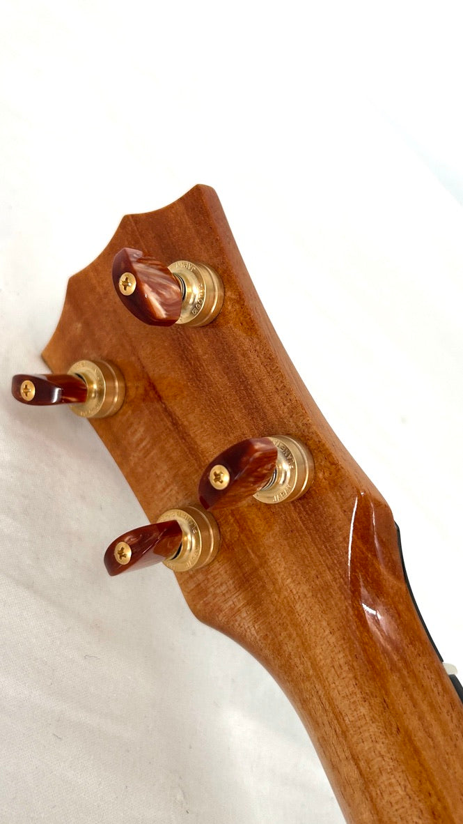 Rebel Creme brulee Concert Longneck gloss #14