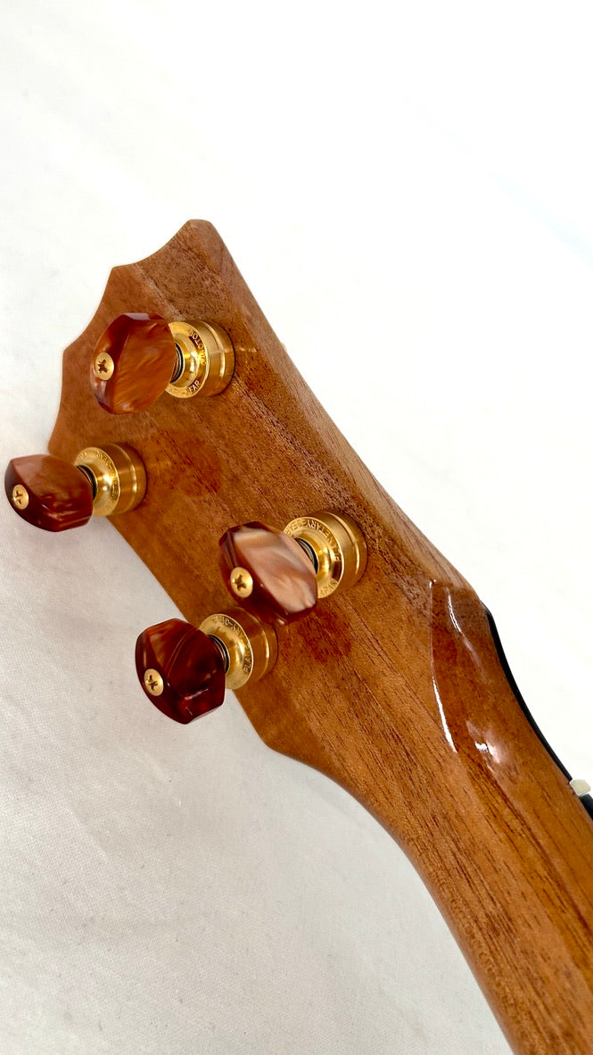 Rebel Double Creme Concert Longneck gloss #32