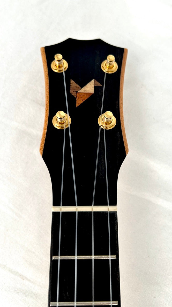 Rebel Double Creme Concert Longneck gloss #29