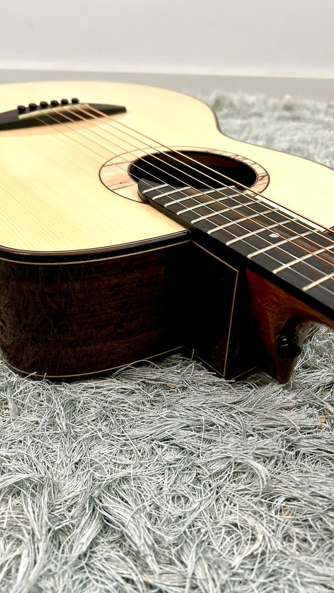 aNueNue LS600E Gitarre