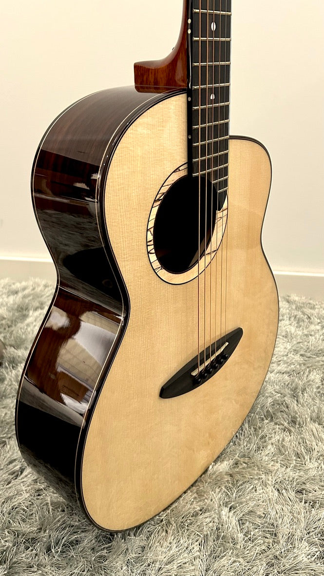 aNueNue LS600E Gitarre