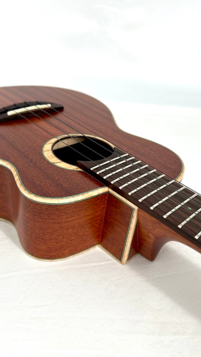 aNueNue UC110 Green Bird Concert