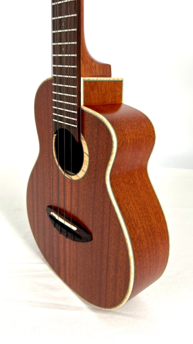 aNueNue UC110 Green Bird Concert