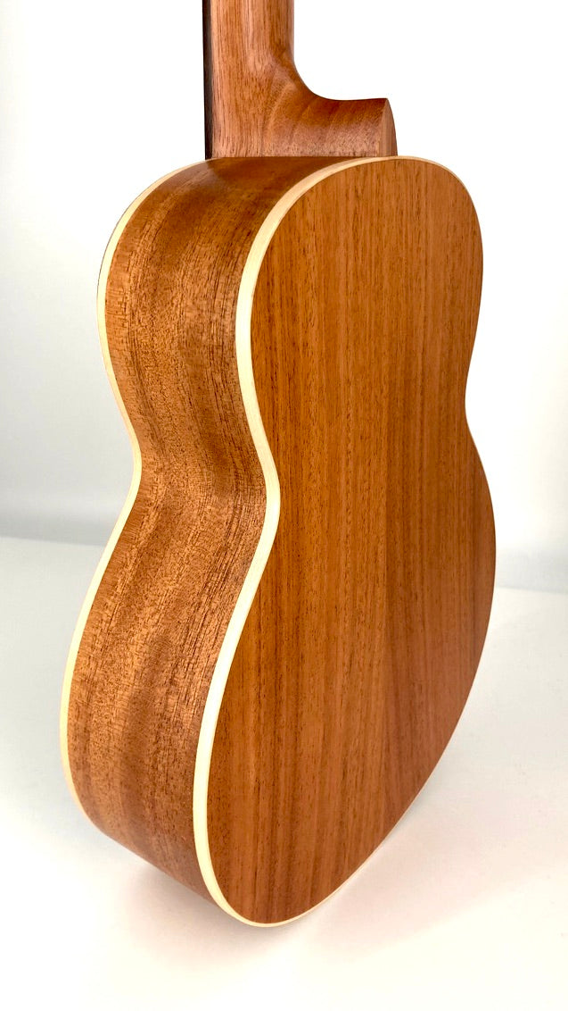 aNueNue UT-10 BA Tenor