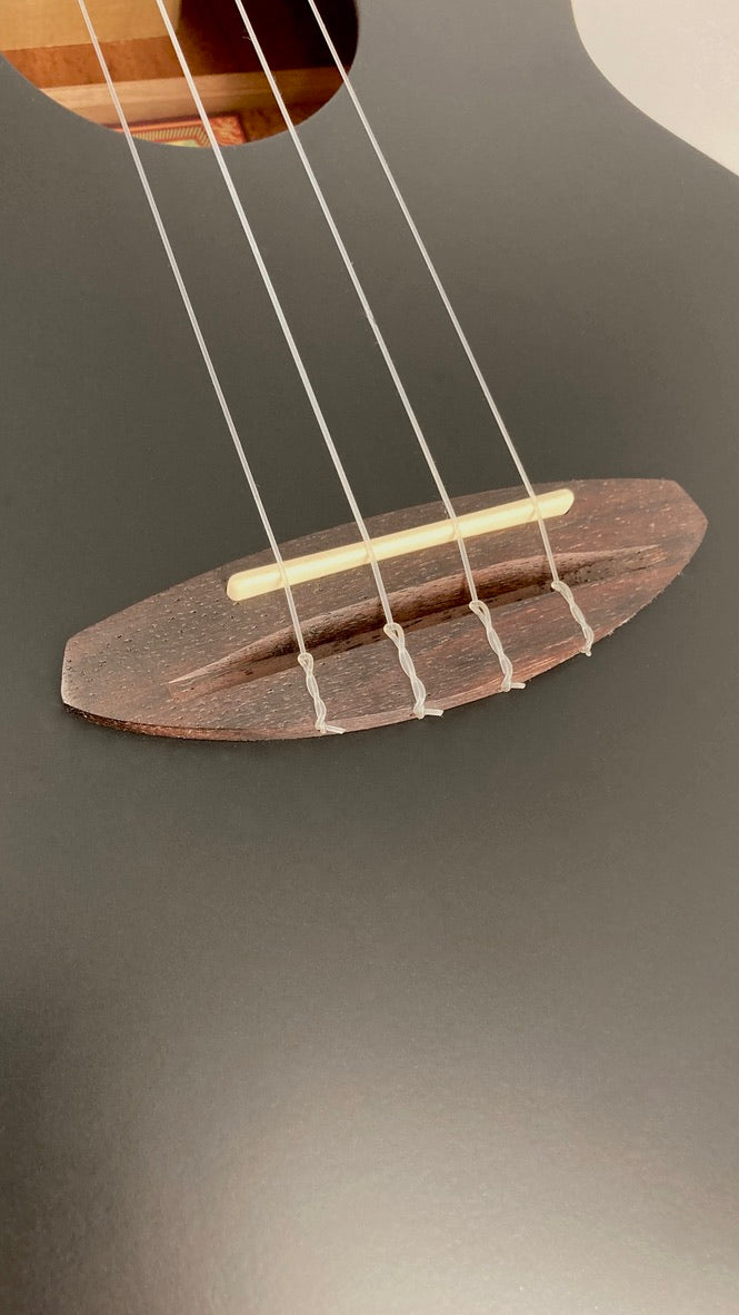 aNueNue UT-10 BB Tenor