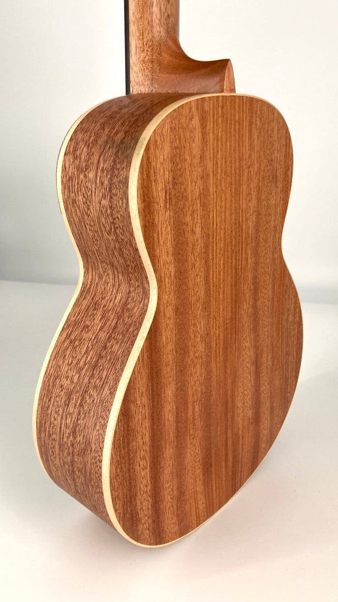 aNueNue UT-10 BF Tenor