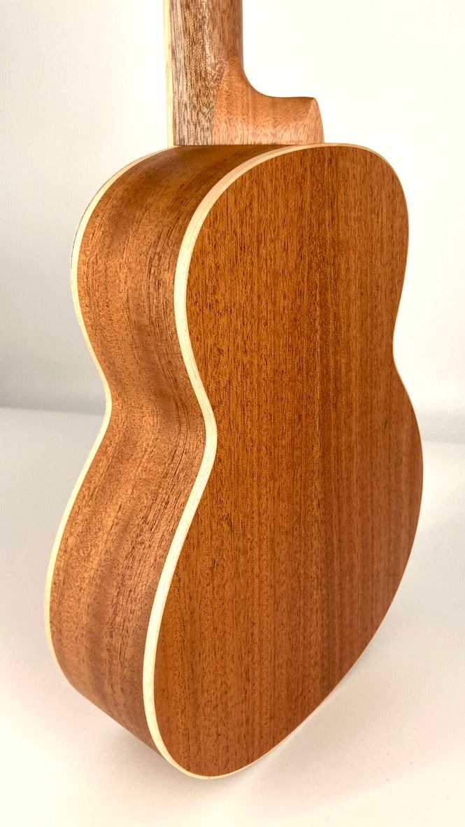 aNueNue UT-10 LC Tenor