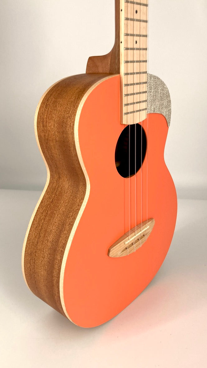 aNueNue UT-10 LC Tenor