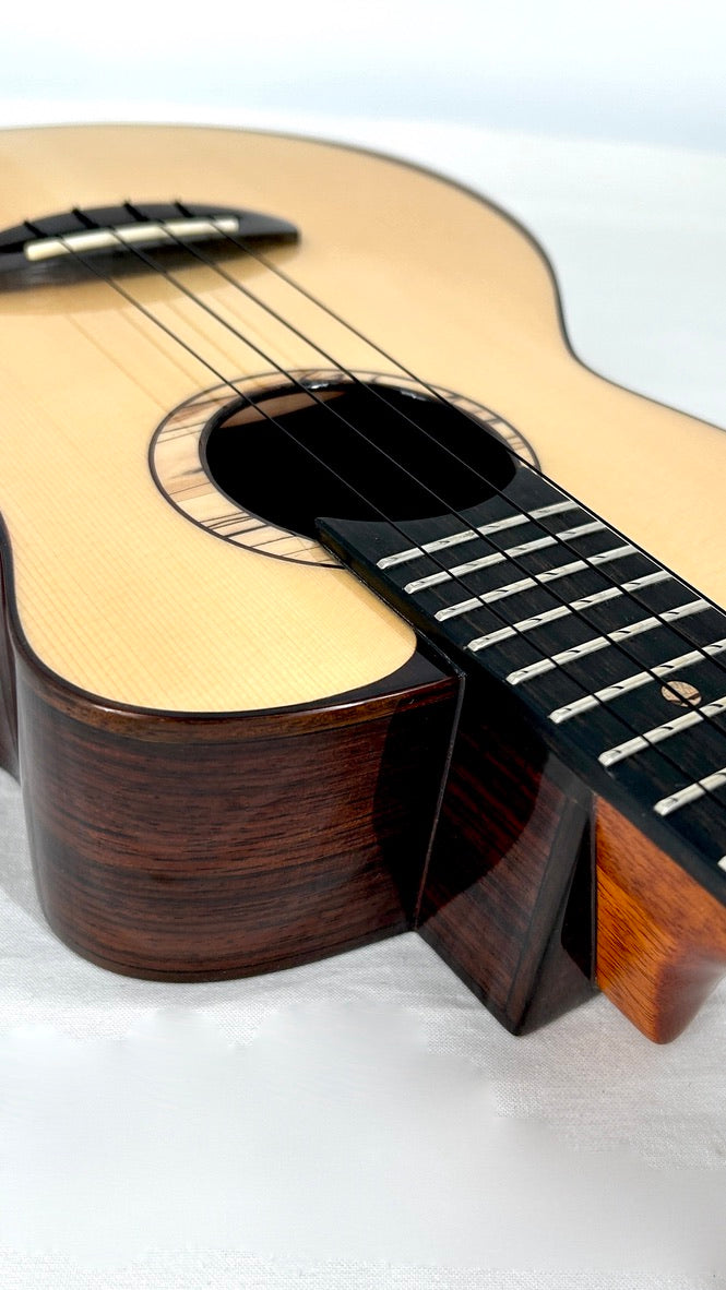 aNueNue UT200 Moonbird Tenor