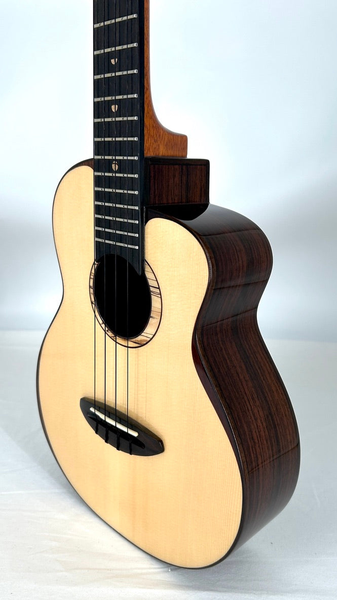 aNueNue UT200 Moonbird Tenor