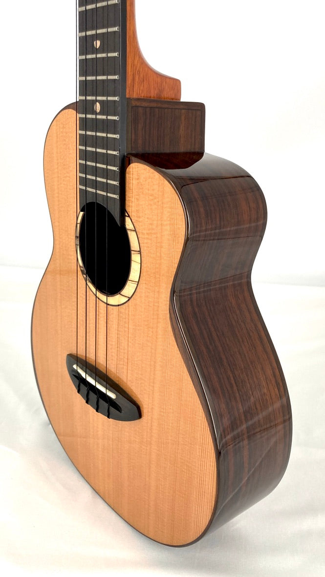 aNueNue UT214 Cedarbird Tenor