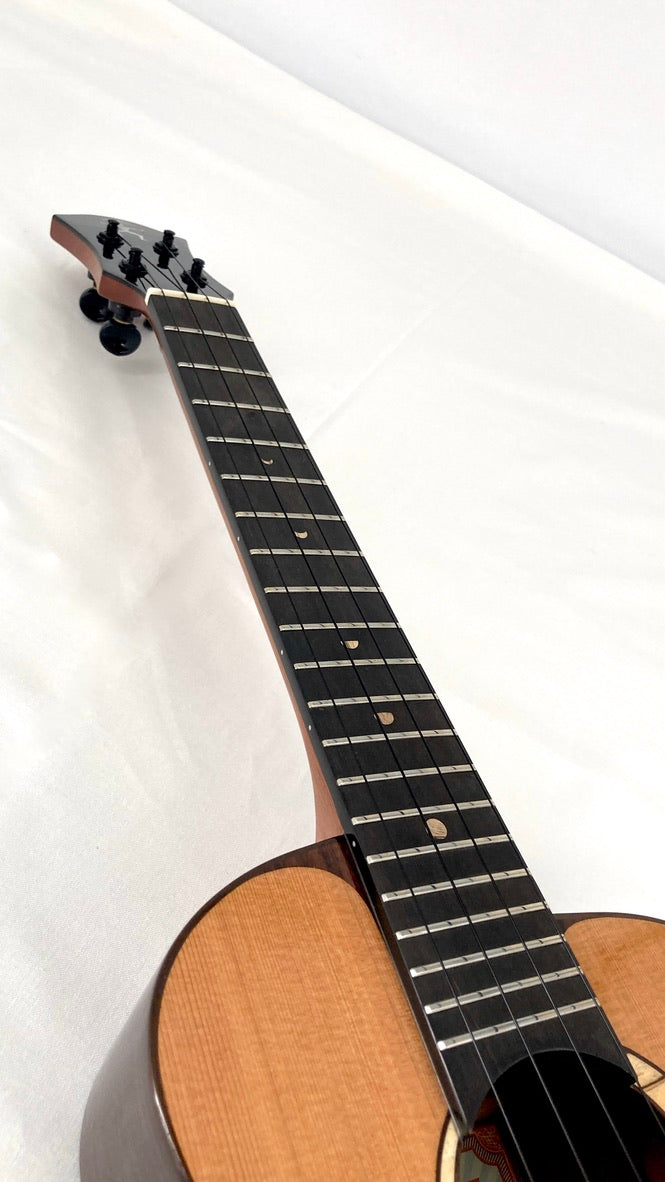 aNueNue UT214 Cedarbird Tenor