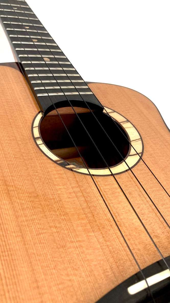 aNueNue UT214 Cedarbird Tenor