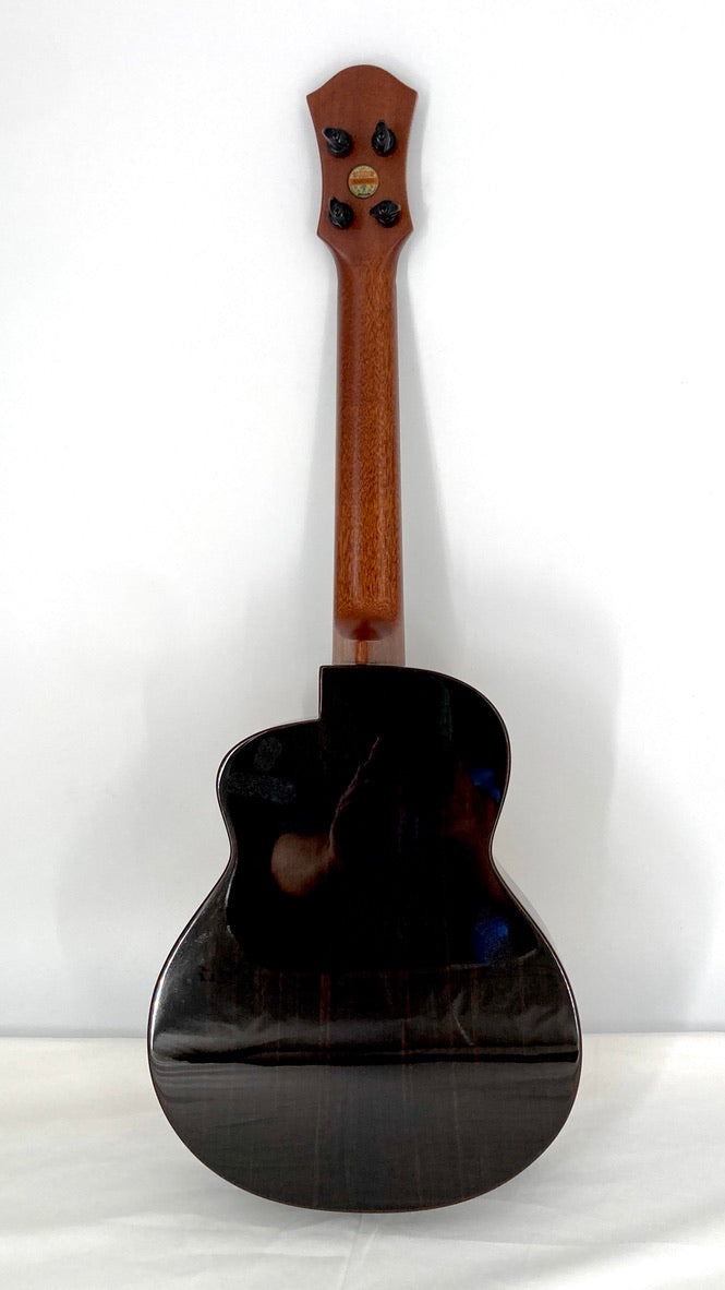 aNueNue UT214 Cedarbird Tenor