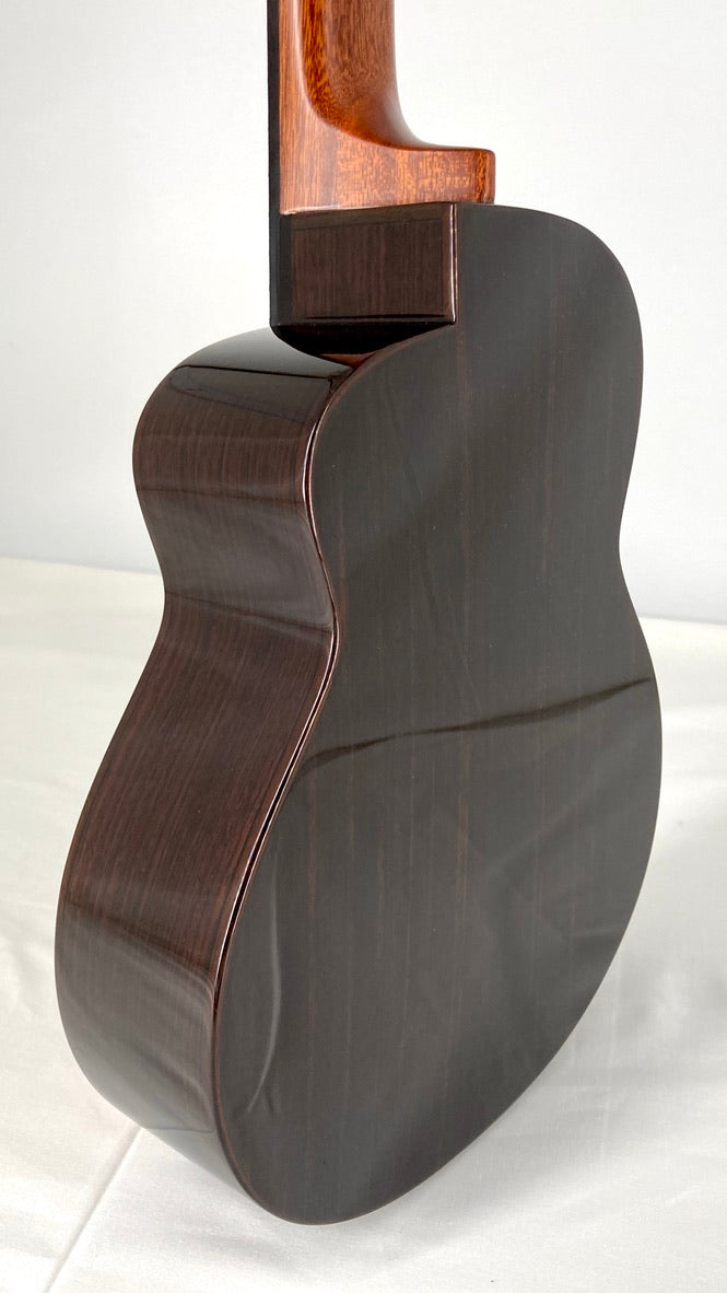 aNueNue UT214 Cedarbird Tenor