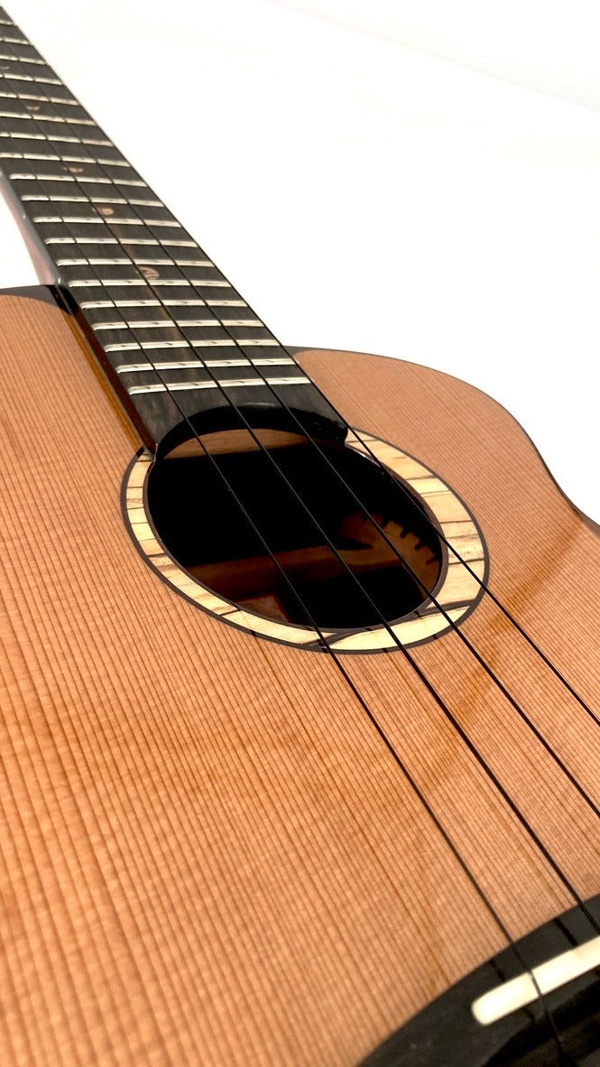 aNueNue UT214 Cedarbird Tenor