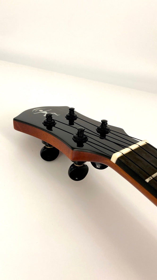 aNueNue UT214 Cedarbird Tenor