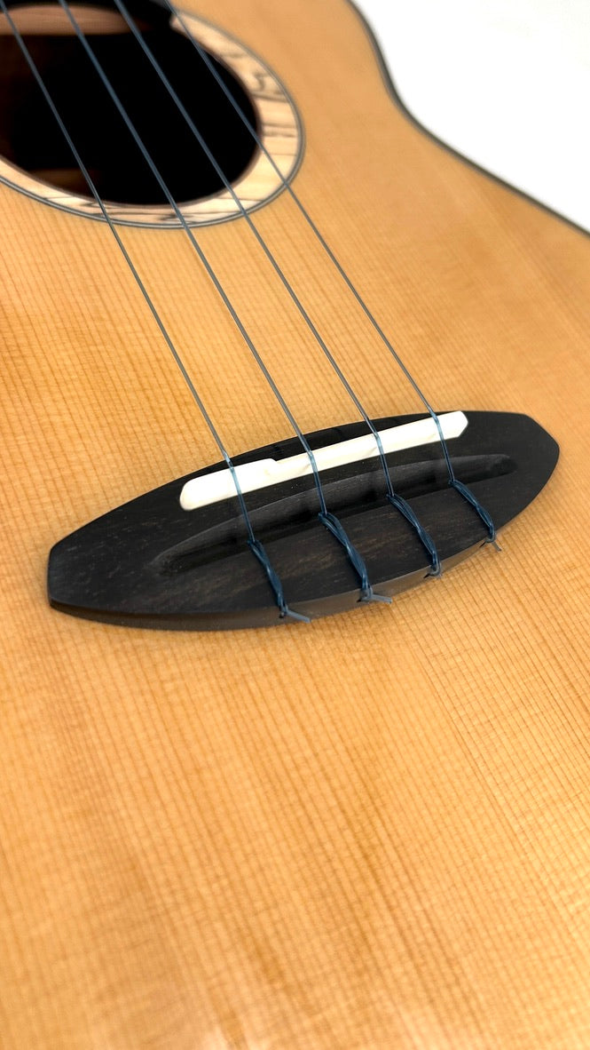 aNueNue UT330 Blue Bird Tenor