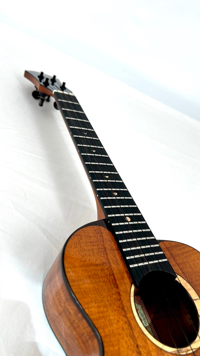 aNueNue UT3K Bird Tenor