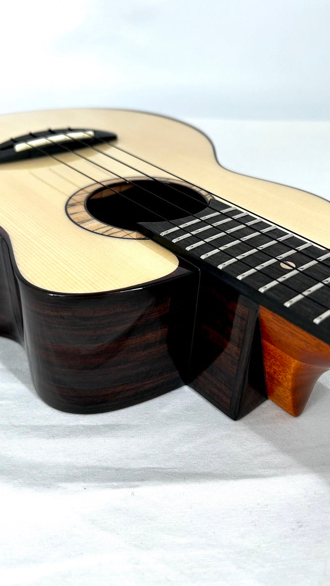 aNueNue UT200 Moonbird Tenor